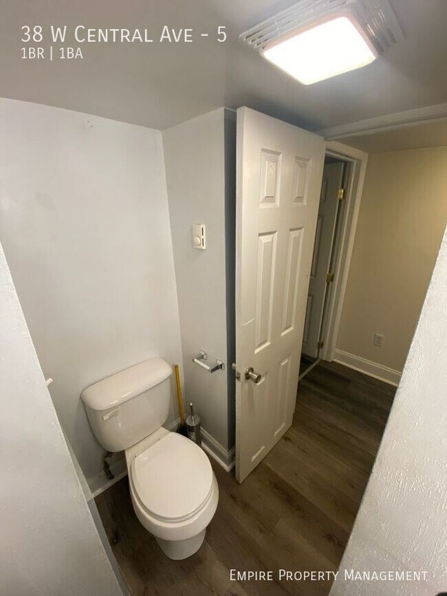 Building Photo - 38 W Central Ave