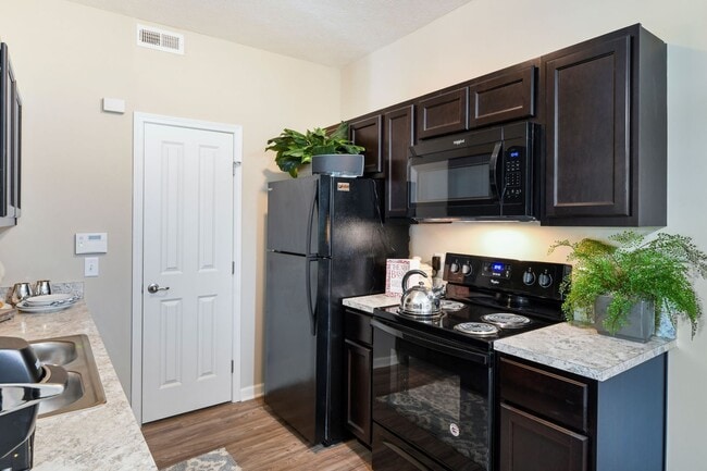 Building Photo - 1605-105 Gilmore Park Ave