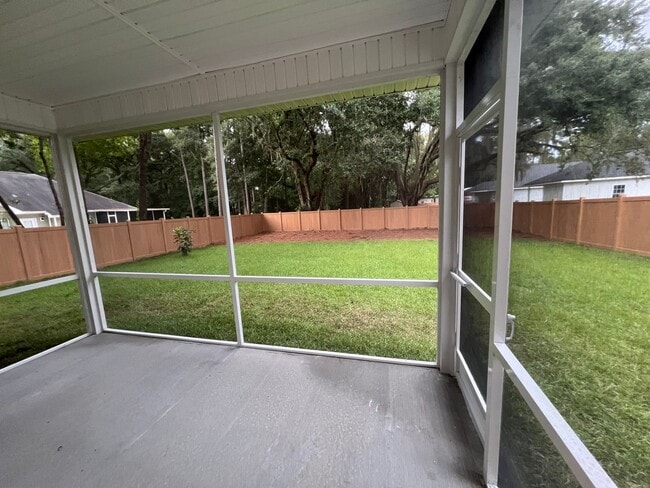 Building Photo - 3 Bed 2 Bath Home with Porches and Huge Ba...