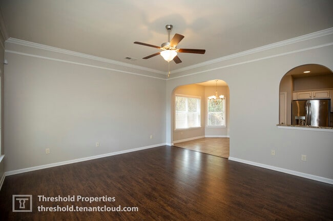 Building Photo - Craftsman #0049