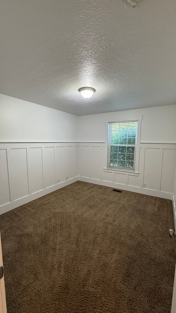 Building Photo - Large Single Family Lehi Home available now!