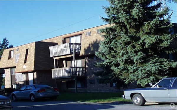 Primary Photo - Holiday Garden Apartments
