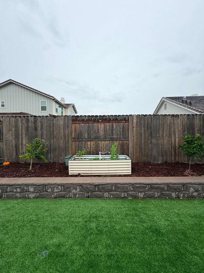 Building Photo - Executive Single-Story Living in Vintage Ranch/Rice Ranch Community