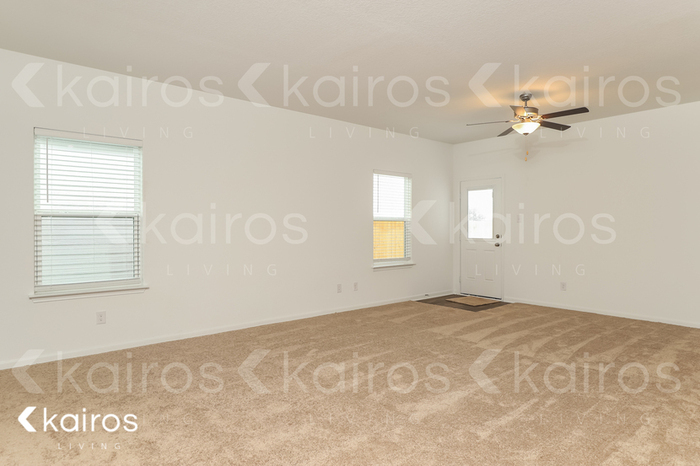 Building Photo - 910 Shady Brk