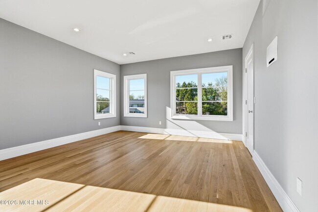 Building Photo - 84 Cooper Ave