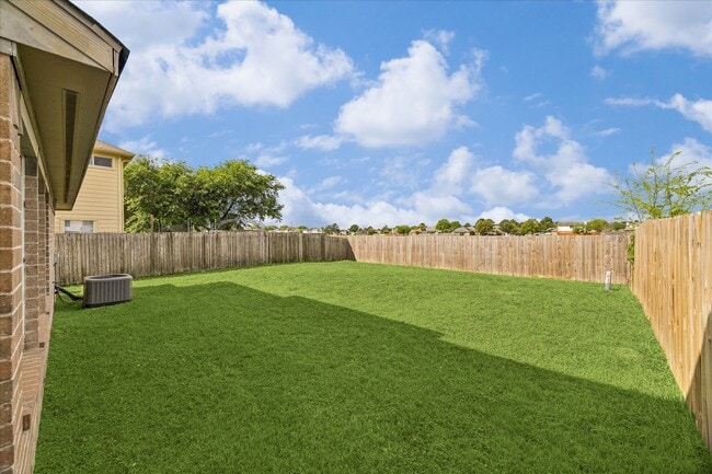 Building Photo - 19811 Shores Edge Dr