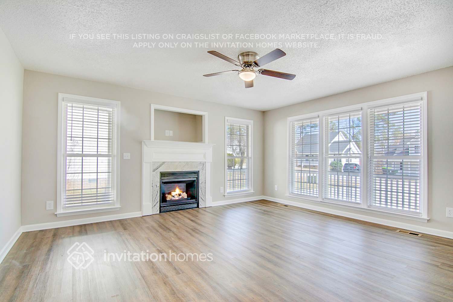 Building Photo - 201 Zircon Ln