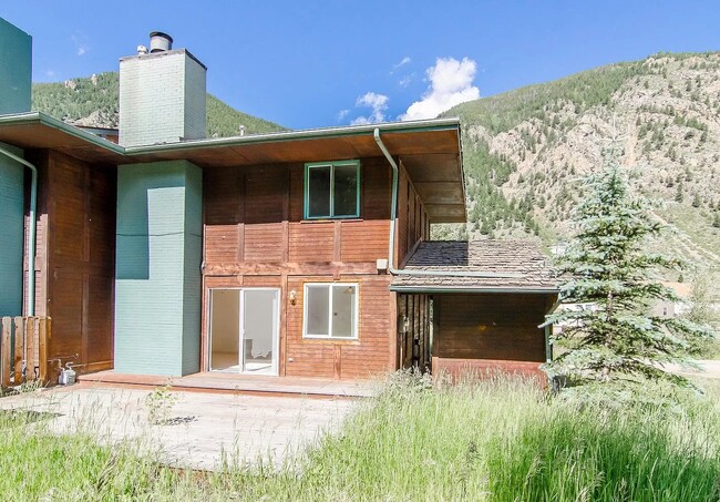 Building Photo - 1764 Clear Creek Dr