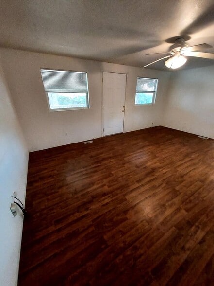 Building Photo - 3959 Cartwright St