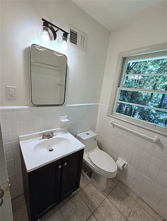 Building Photo - 2863 Catalina Dr