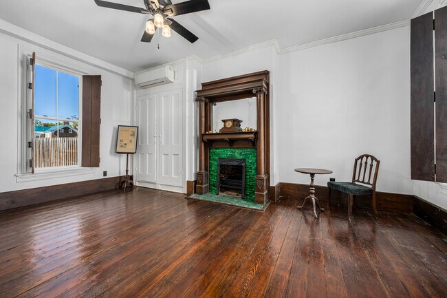 Building Photo - 120 S Cherokee St