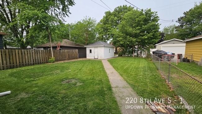 Building Photo - 220 8th Ave S