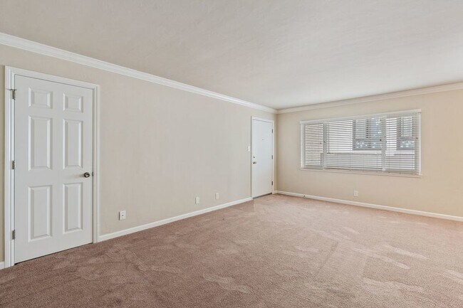 Building Photo - 1549 San Carlos Ave