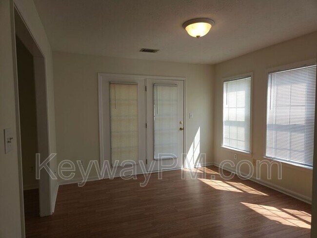 Building Photo - 123 Portofino Ln SW