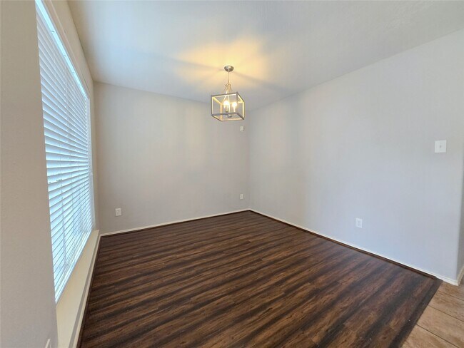 Building Photo - 1423 Stone Bluff Dr
