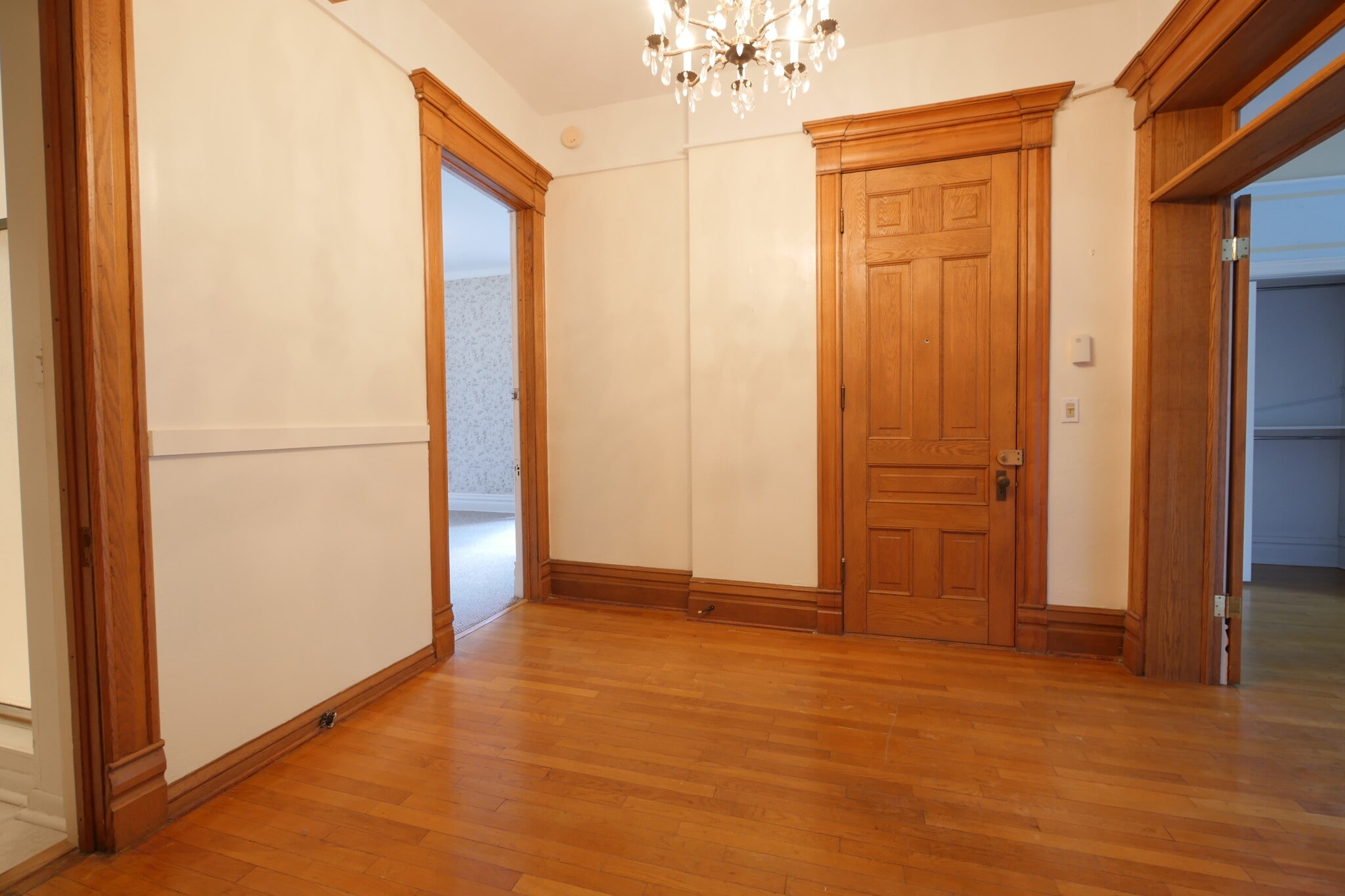 front entryway southwest view - 617 W South St