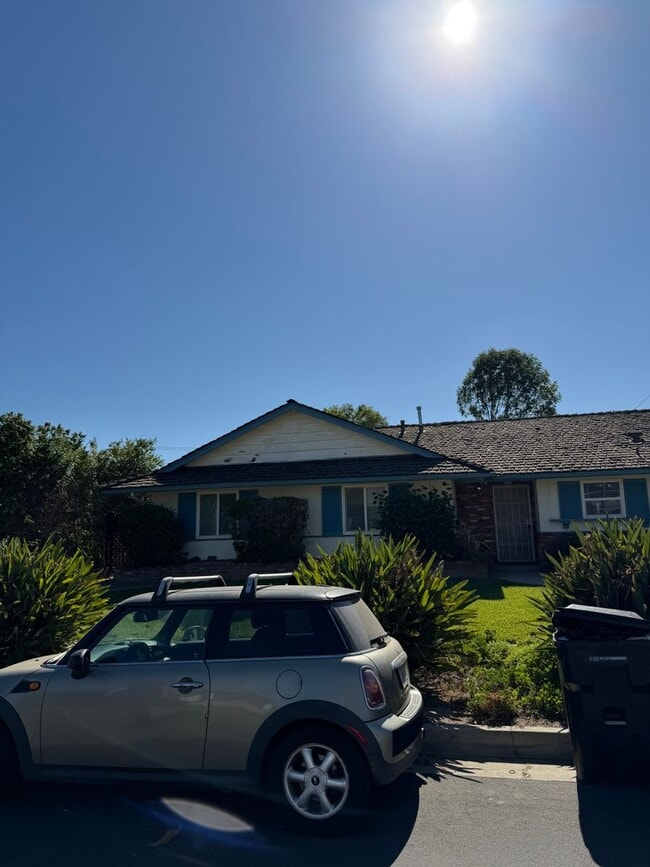 Building Photo - 1311 Fairplain Ave