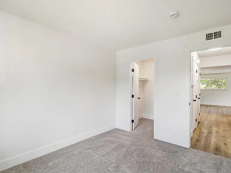 Building Photo - 4748 Greenholme Dr