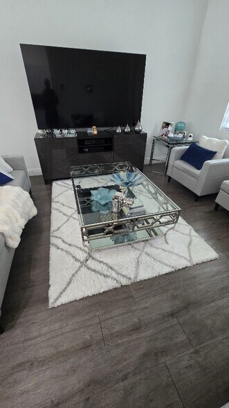 Building Photo - 9052 W Broad Cir