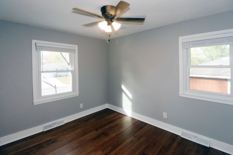 Building Photo - 106 N 1st St