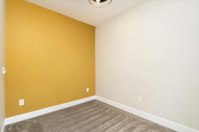 Building Photo - 5100 Eaglewood Ln