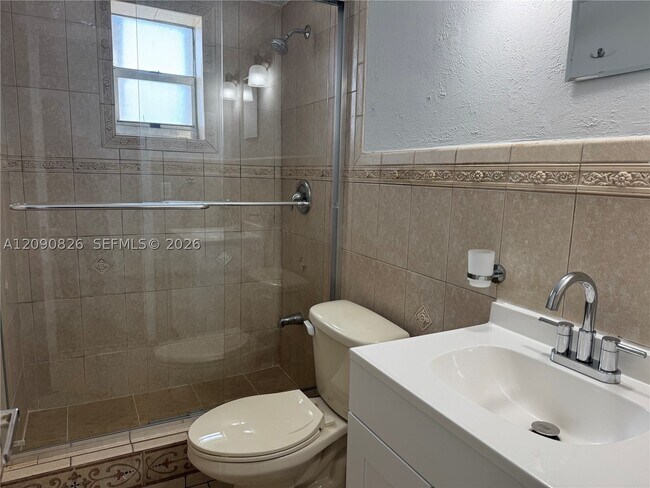 Building Photo - 680 Miller Dr