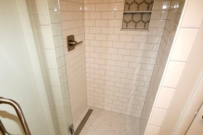 Building Photo - 5617 Rangeley Dr