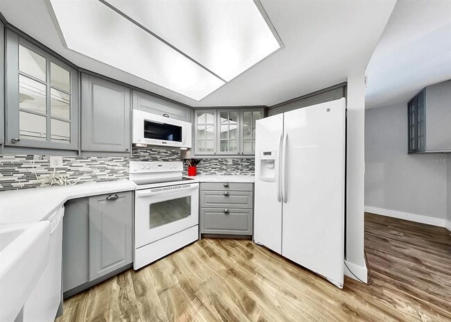 Building Photo - 6504 Surfside Blvd