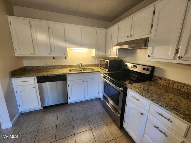 Building Photo - 1552 Colony Park Dr