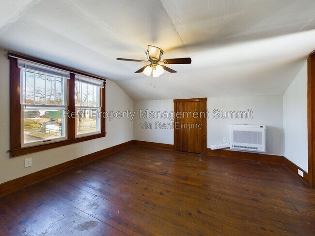 Building Photo - 2408 Poplar St