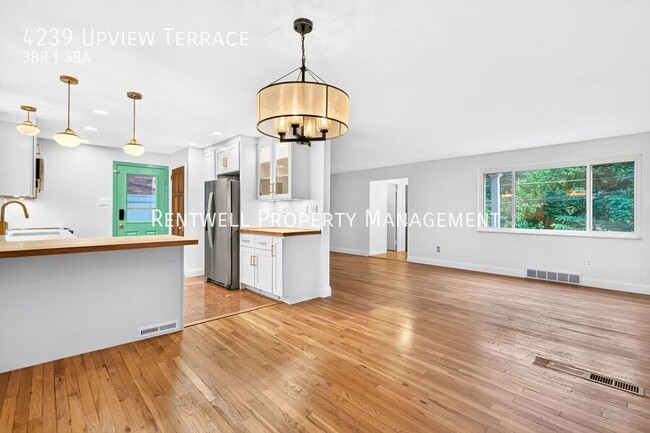 Building Photo - 4239 Upview Ter