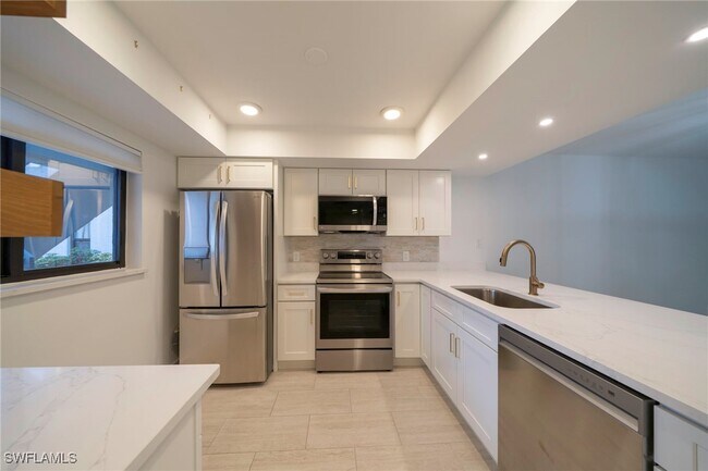 Building Photo - 17456 Silver Fox Dr