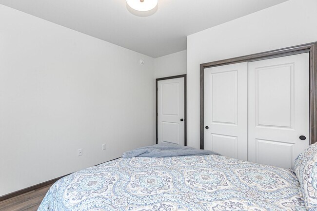 Building Photo - 3-bedroom, 2-bathroom South Fargo Family Home w/ 2 Stall Garage