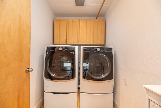 Building Photo - 345 Pacific Ave