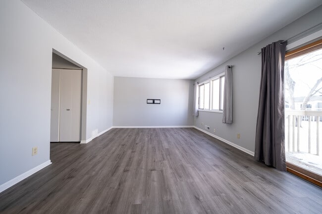 Building Photo - 7677 Whitney Dr