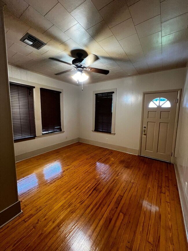 Building Photo - Four Bedroom, Two Bathroom , House Near UL , with Lawncare MOVE IN SPECIAL!!!!