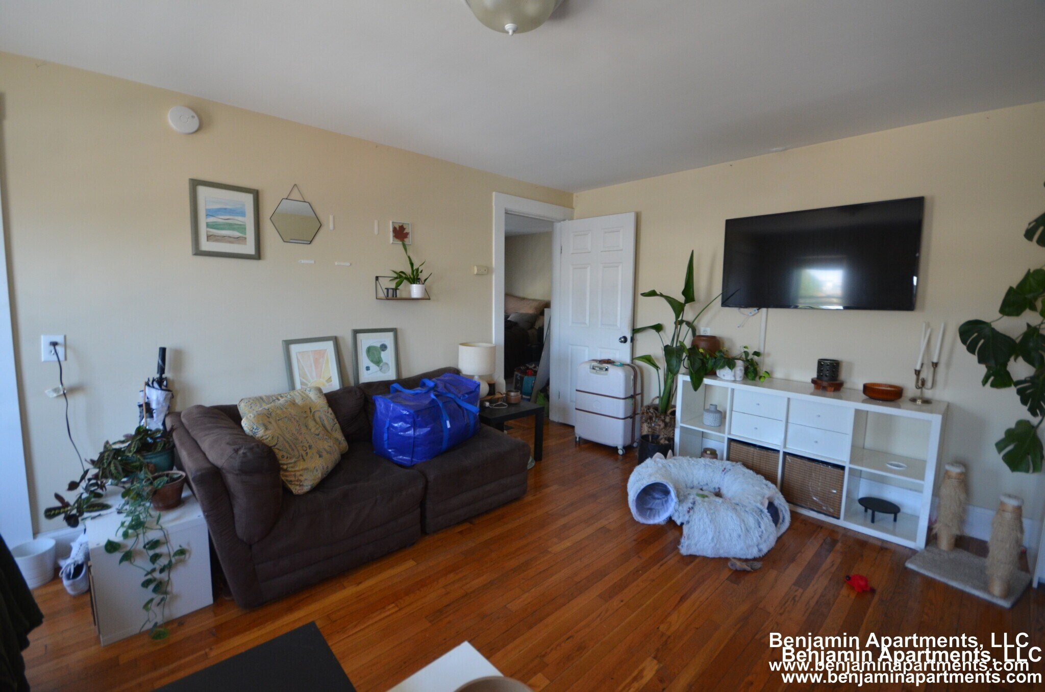 Building Photo - 53 West Seventh St. Unit 2