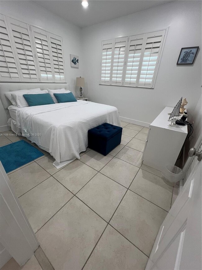 Building Photo - 7760 Aviation Blvd