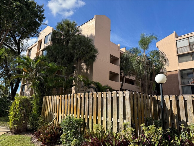 Building Photo - 6800 Cypress Rd