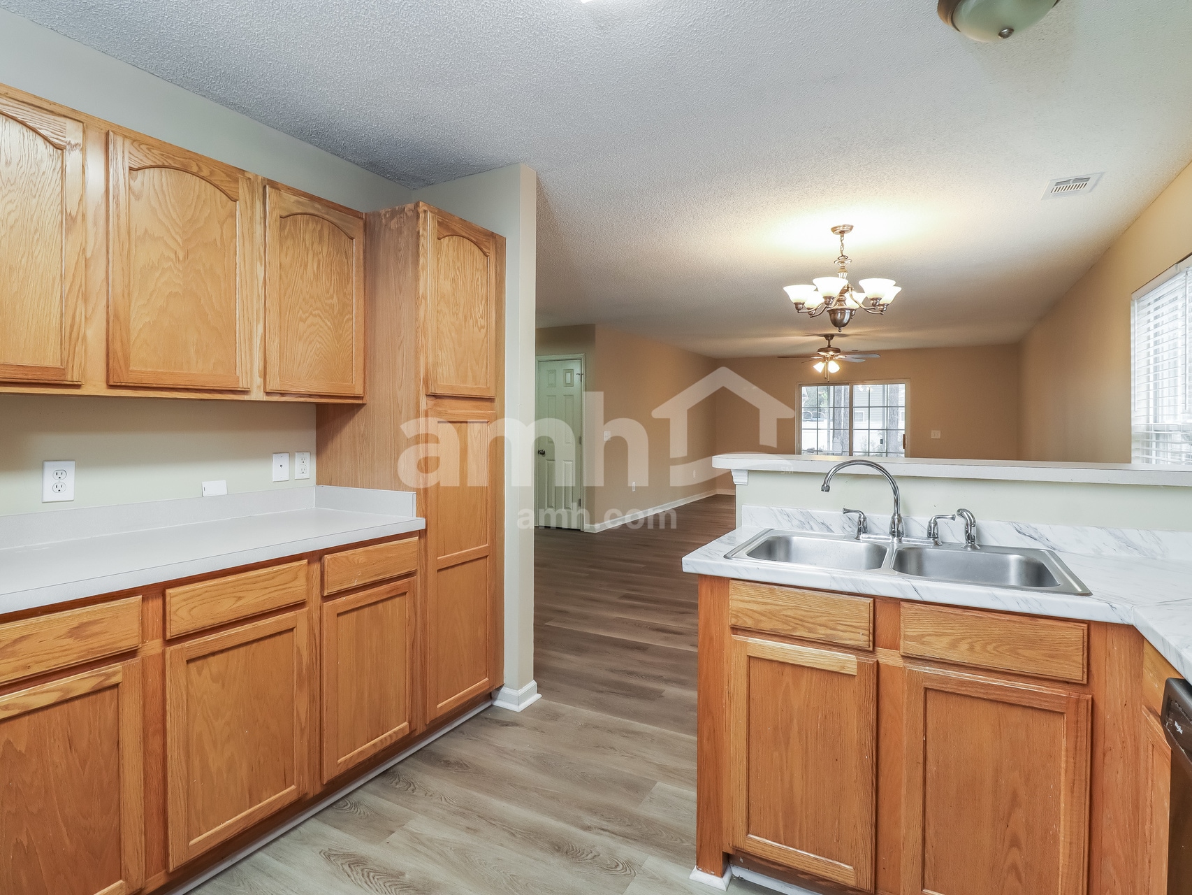 Building Photo - 56 Sandy Pointe Dr