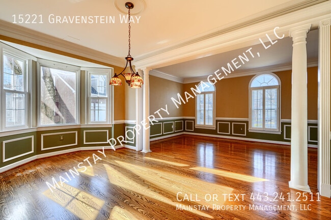 Building Photo - 15221 Gravenstein Way