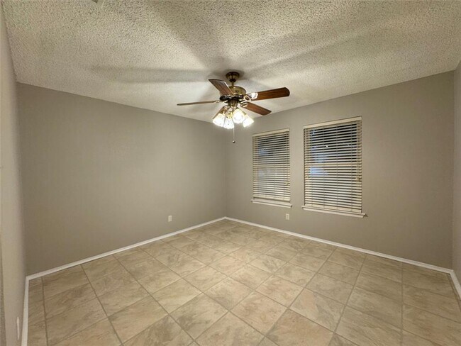 Building Photo - 2917 Zeke Bend