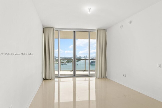 Building Photo - 1100 Biscayne Blvd