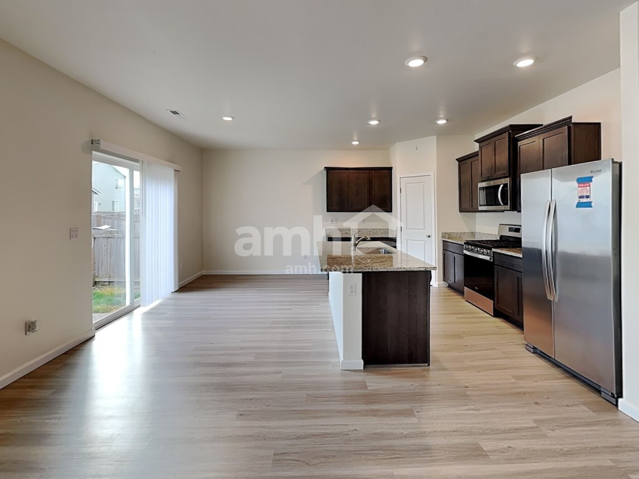 Building Photo - 1221 W 17th Ave