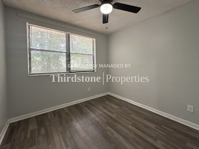 Building Photo - 1160 Comanche St
