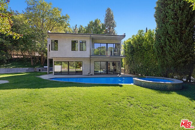 Building Photo - 11200 Dona Lola Dr