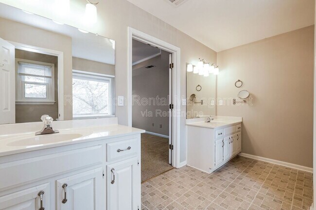 Building Photo - 1679 Hickory Wood Ct