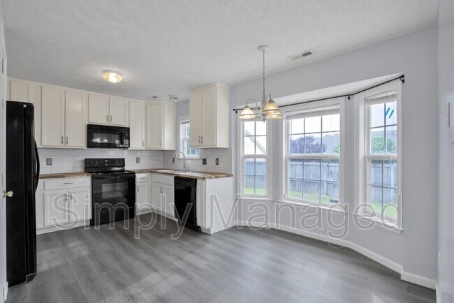 Building Photo - 3926 Red Oak Drive