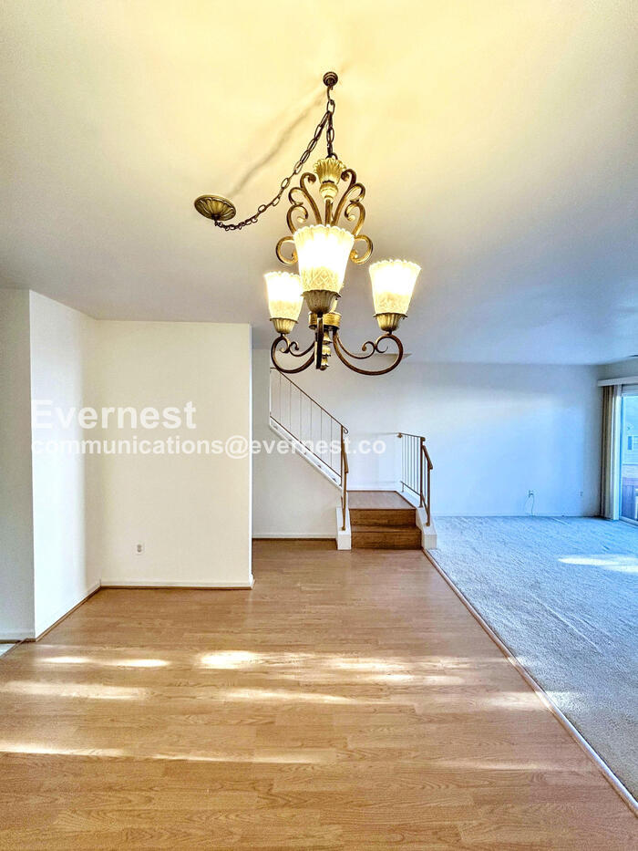 Building Photo - 16321 Taconic Cir