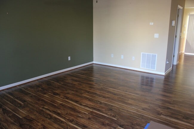 Building Photo - Two Master Suite Townhouse in Avalon Woods